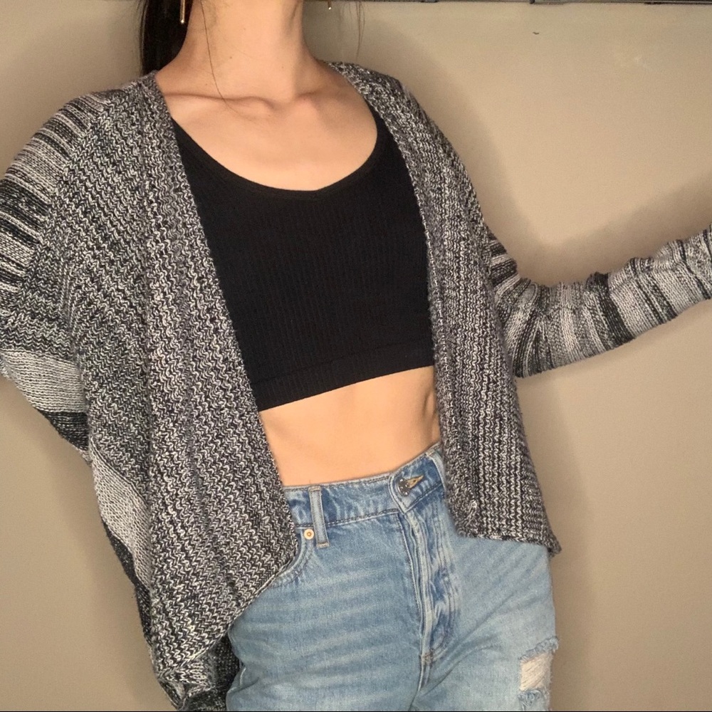 Grey toned cardigan